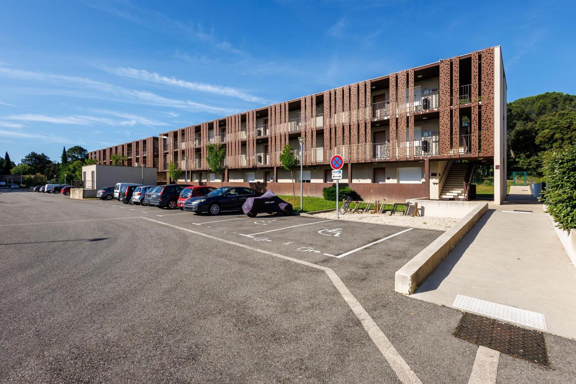 Residhotel Residence Pont Du Gard Remoulins Exterior photo